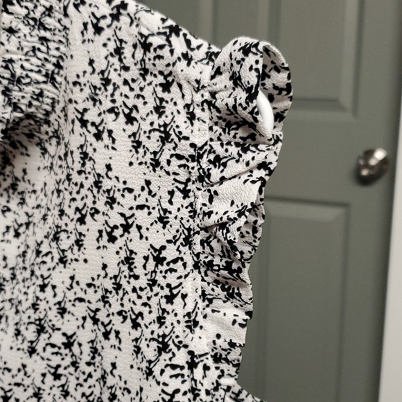 Flutter Sleeves Smock Neck Blouse - Picture 5 of 5